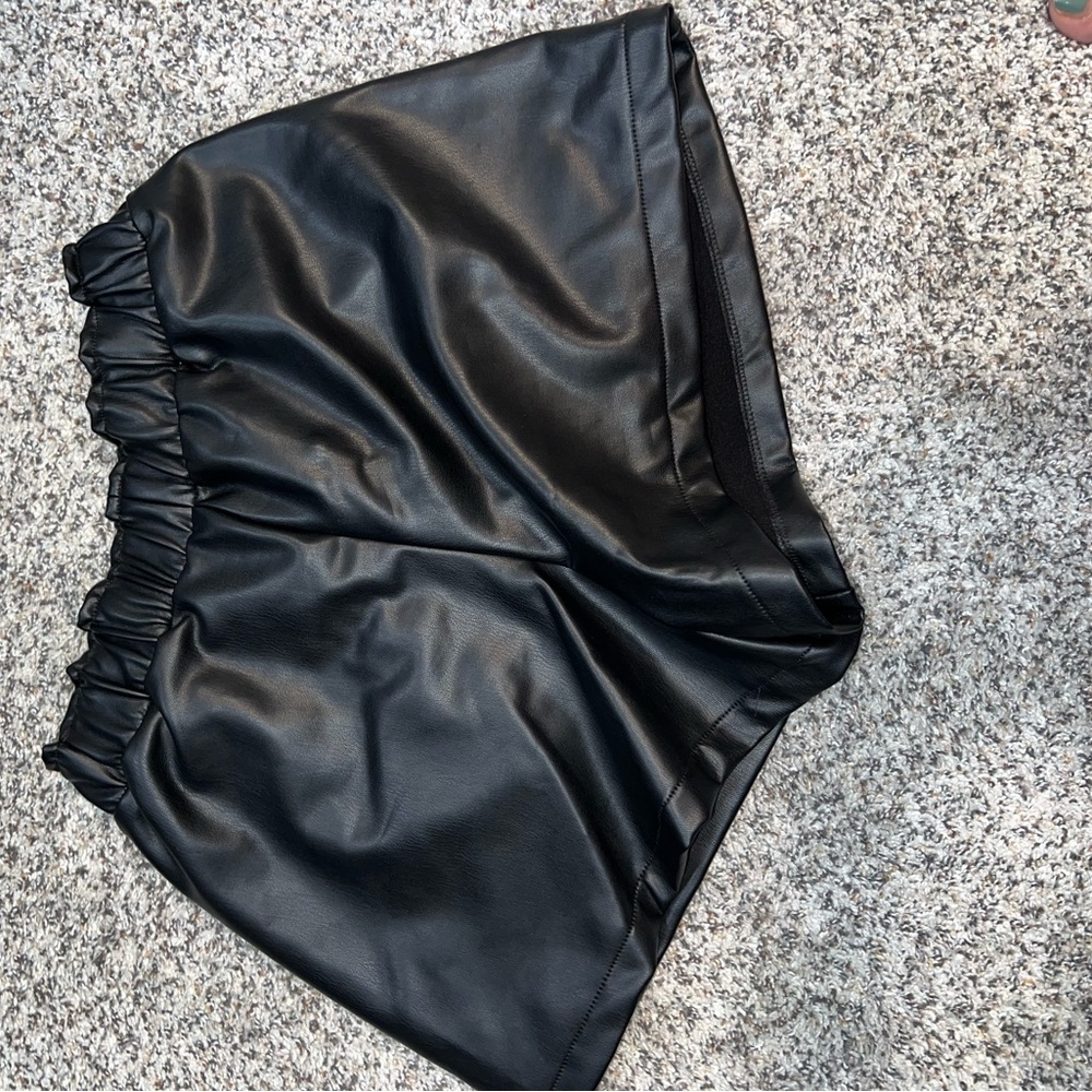 Forever 21 Black High Waist Faux Leather Shorts - Picture 2 of 2